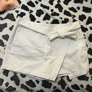 Vineyard Vines crossover tie skirt